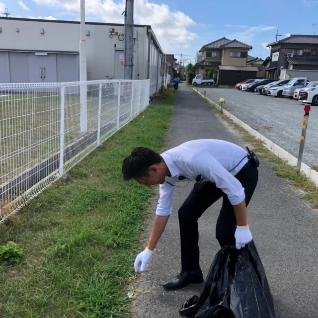 こんにちは。神戸マツダ太子店です。
本日9月20日は、「WORLD　CLEANUP　DAY」です。😊

街のゴミは川へ、川のゴミは海へ、そして海は世界と繋がっていることを実感しながら清掃しました！🥰

当店のクリ－ンDAYも毎週金曜日！
いつもよりエリアを拡大してお世話になっている地域の為にみんなでクリ－ン！クリ－ン！😍

#worldcleanupday 
#神戸ﾏﾂﾀﾞ太子 
#神戸ﾏﾂﾀﾞｸﾘｰﾝﾃﾞｰ