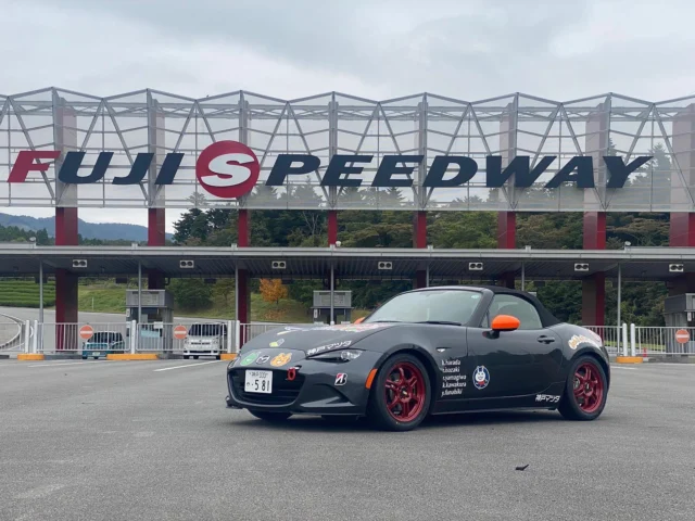 .
こんにちは！神戸マツダ宝塚店です☺️

先日行われました、
「Mazda Fan Festa 2024 at FUJI SPEEDWAY」のecoマツ耐に参加した時のお写真です📸

最終結果総合7位、クラス5位入賞となりました⸜(* ॑꒳ ॑* )⸝⋆*

神戸マツダとして参加するのは初めてでした‼️
参加された皆様お疲れ様でした😌

引き続き応援よろしくお願いします📣✊🏻

@kobemazda_takarazuka

#mazda #kobemazda #5happy #宝塚
#マツダ好きと繋がりたい
#車好きな人と繋がりたい #車
#マツダデザイン #ディーラー
#魂動デザイン 
#car #中古車 #新車
#mazdafun #mazdafitment #advanracing #advanwheels 
#skyactiv#suv
#マツダグラム 
#photography #carinstagram 
#color #nice #good